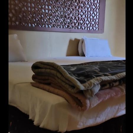 Hotel Malhotra Palace Ujjain Exteriör bild