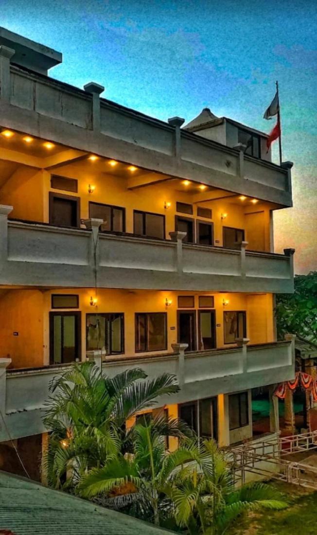 Hotel Malhotra Palace Ujjain Exteriör bild